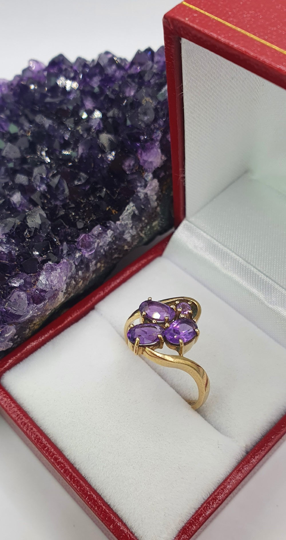 Vintage 9ct Gold & Amethyst Swirl ring