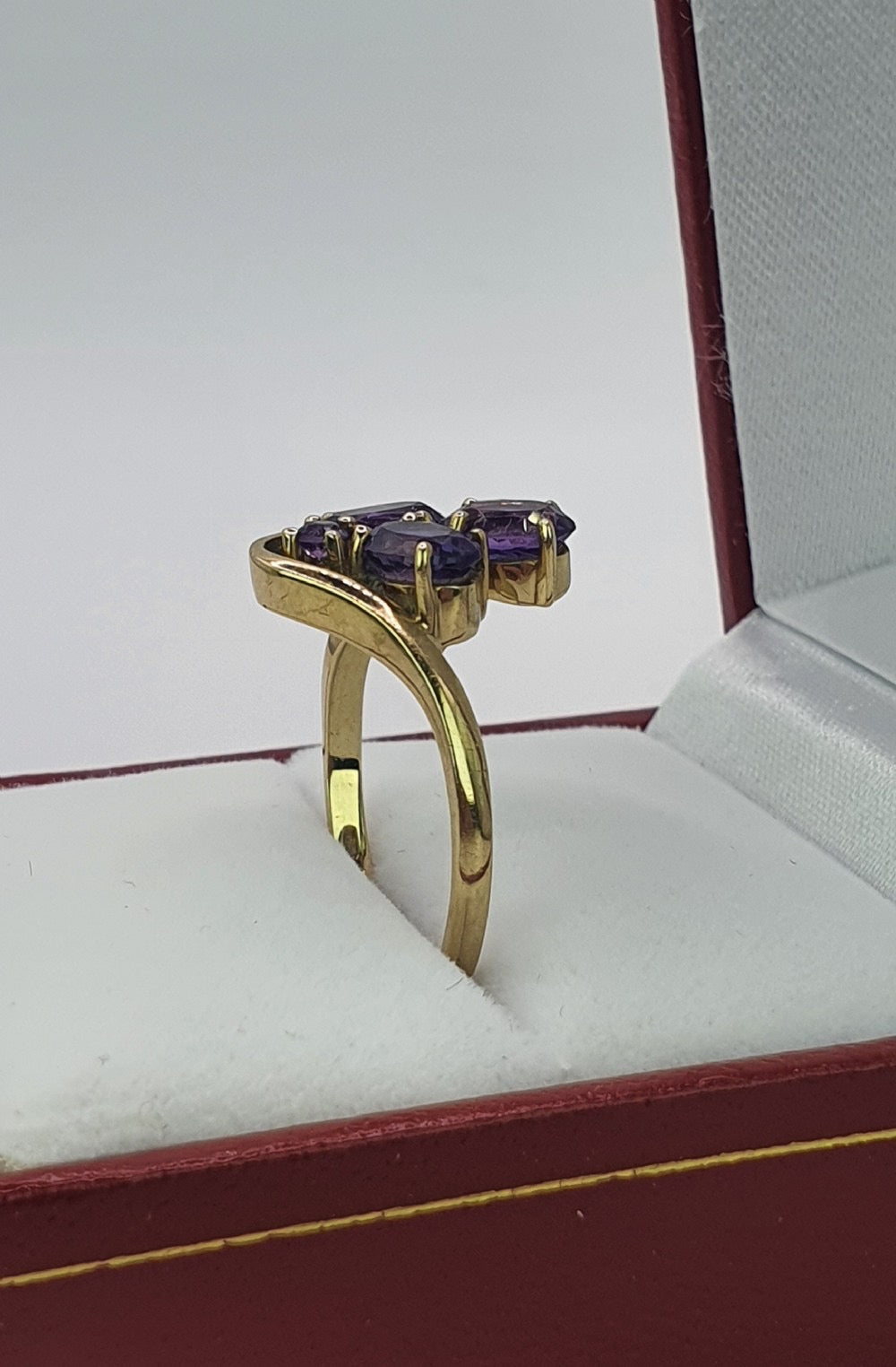 Vintage 9ct Gold & Amethyst Swirl ring