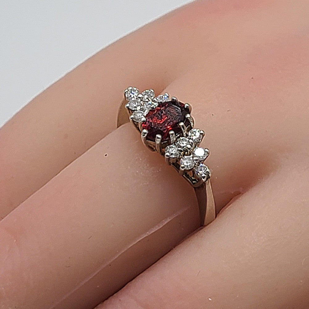 Garnet Sterling Silver & Diamante Ring (Q)