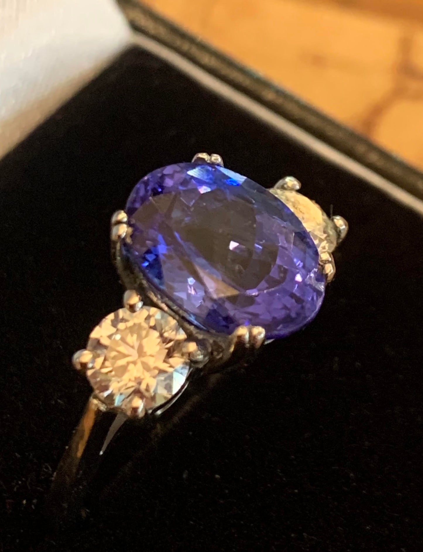 Stunning AAAA Tanzanite and Diamond ring set in Platinum - size L1/2.