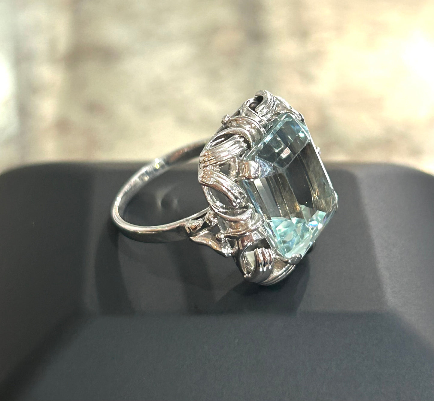 Aquamarine 10ct on Whiten Gold Ring c1950-60's (P)