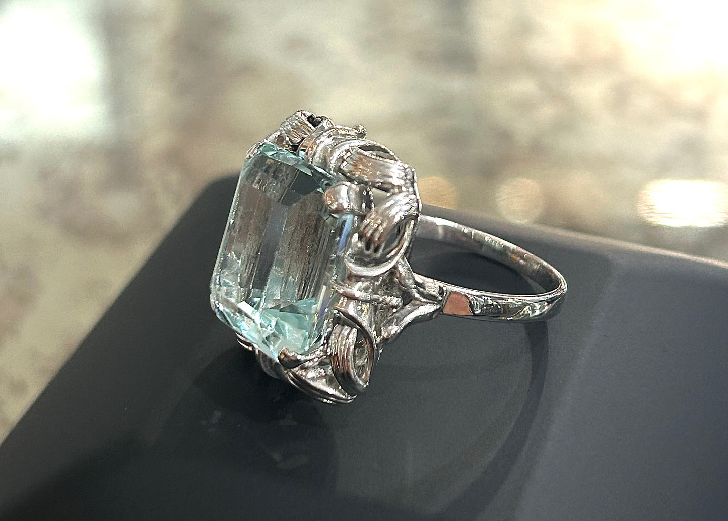 Aquamarine 10ct on Whiten Gold Ring c1950-60's (P)