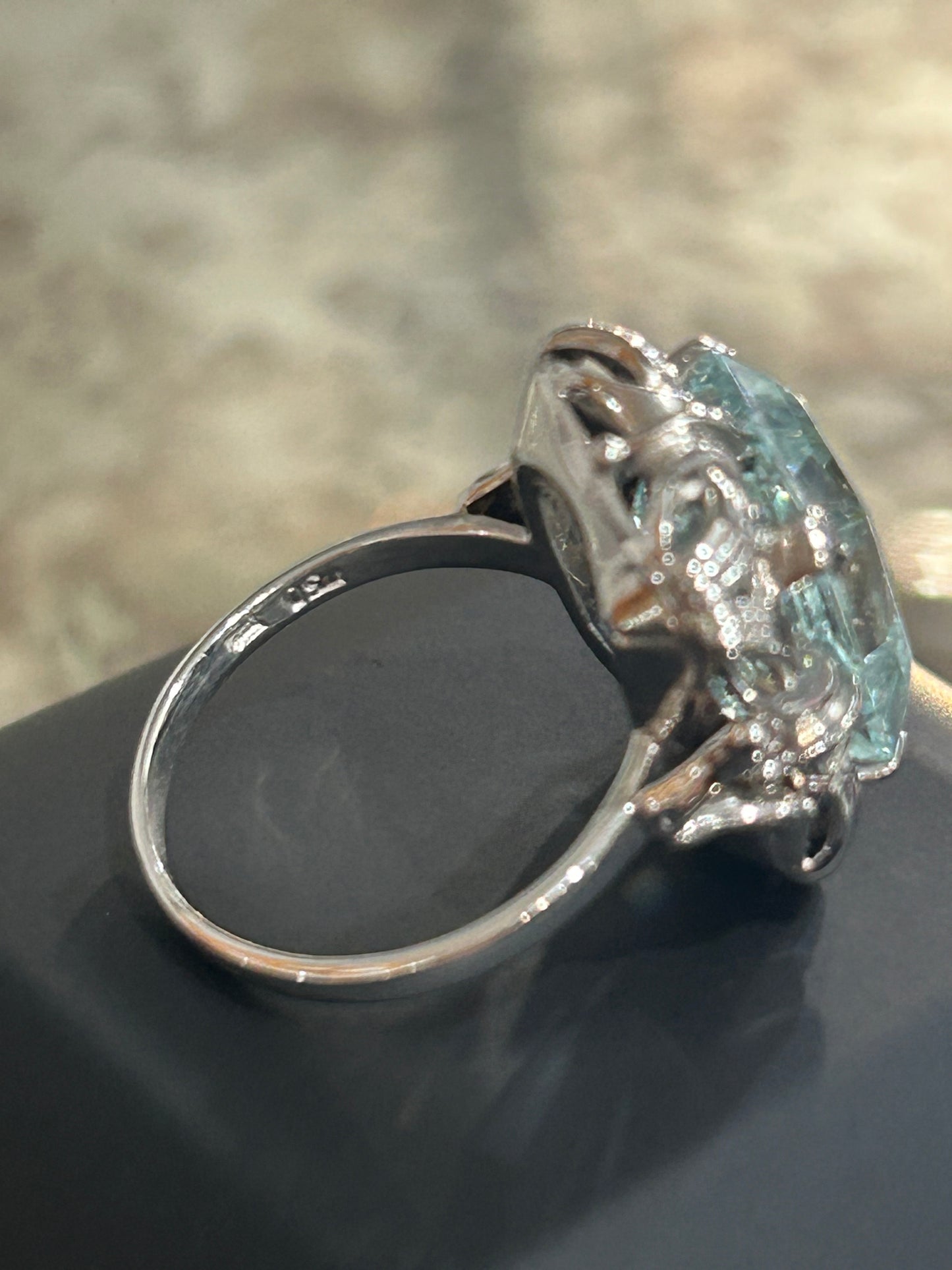 Aquamarine 10ct on Whiten Gold Ring c1950-60's (P)