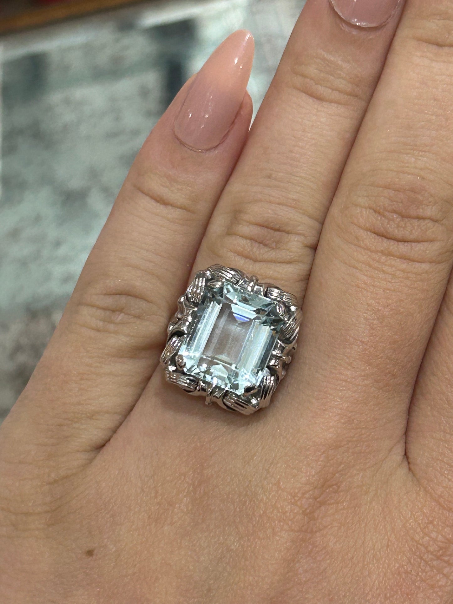 Aquamarine 10ct on Whiten Gold Ring c1950-60's (P)