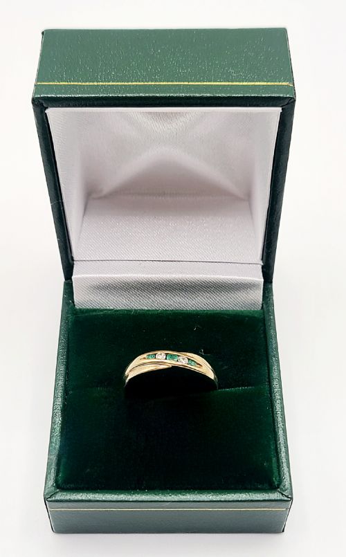 Natural Emerald & Diamond 5 Stone Ring (N)