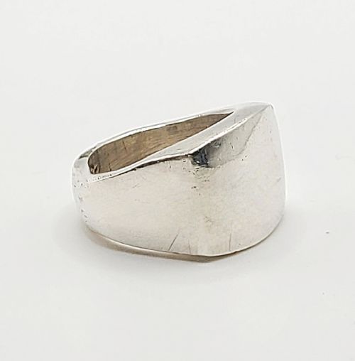 Silver Signet Ring (L1/2)