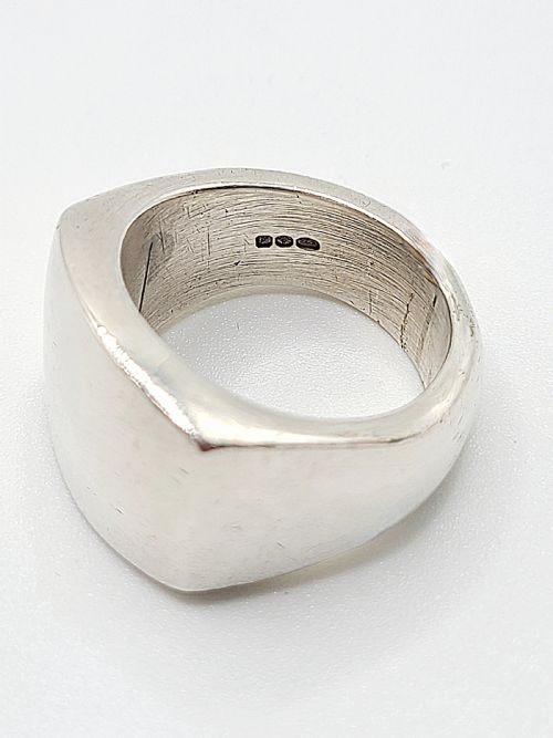 Silver Signet Ring (L1/2)