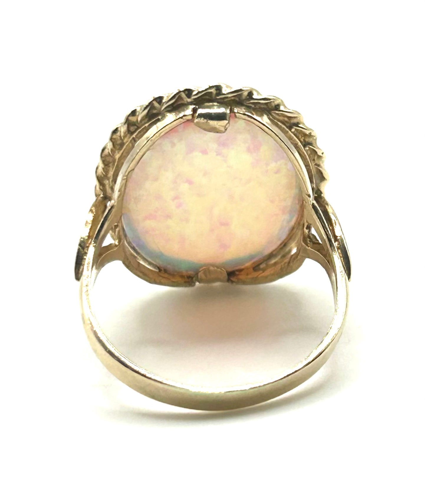 Fine Exceptional Gilson Style Man Made Opal With Flashes of Green and Red 9ct gold ring - Size S