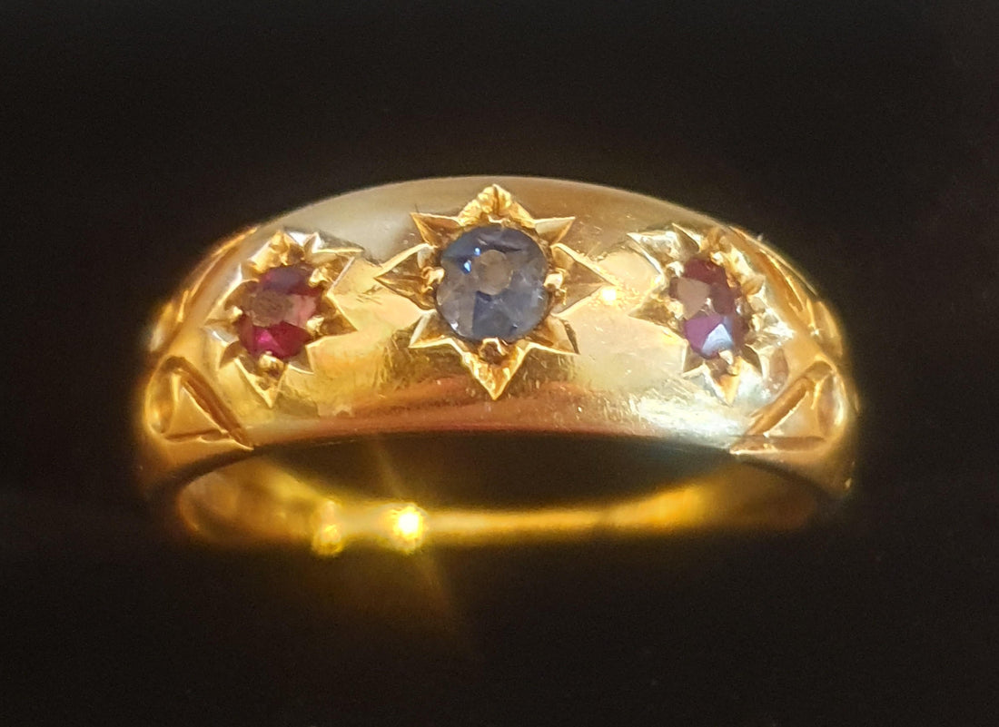 Why is vintage and antique jewellery so enduring?