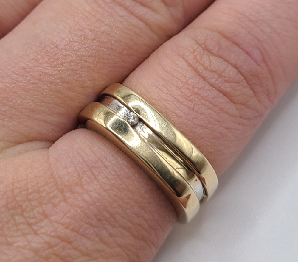 Vintage 9ct Gold Ring with Diamond (U)