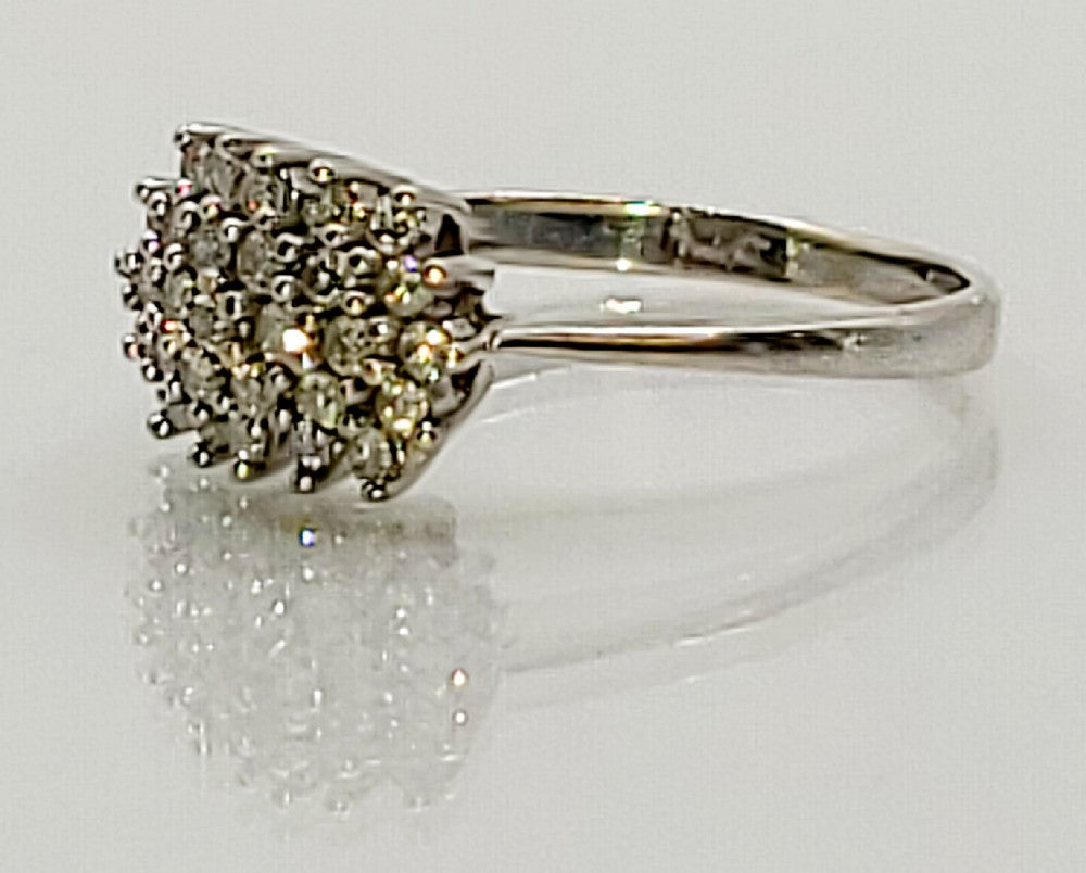 Diamond 0.5ct 9ct White Gold Cluster Ring (T)