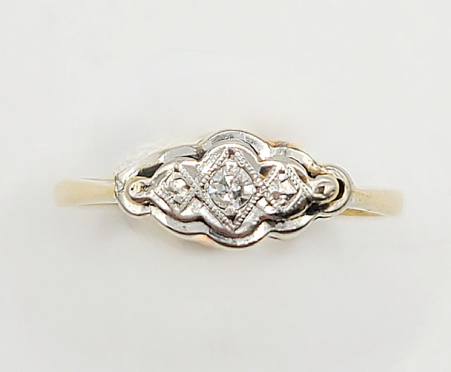 Art Deco Scalloped Platinum Diamonds 18ct Ring