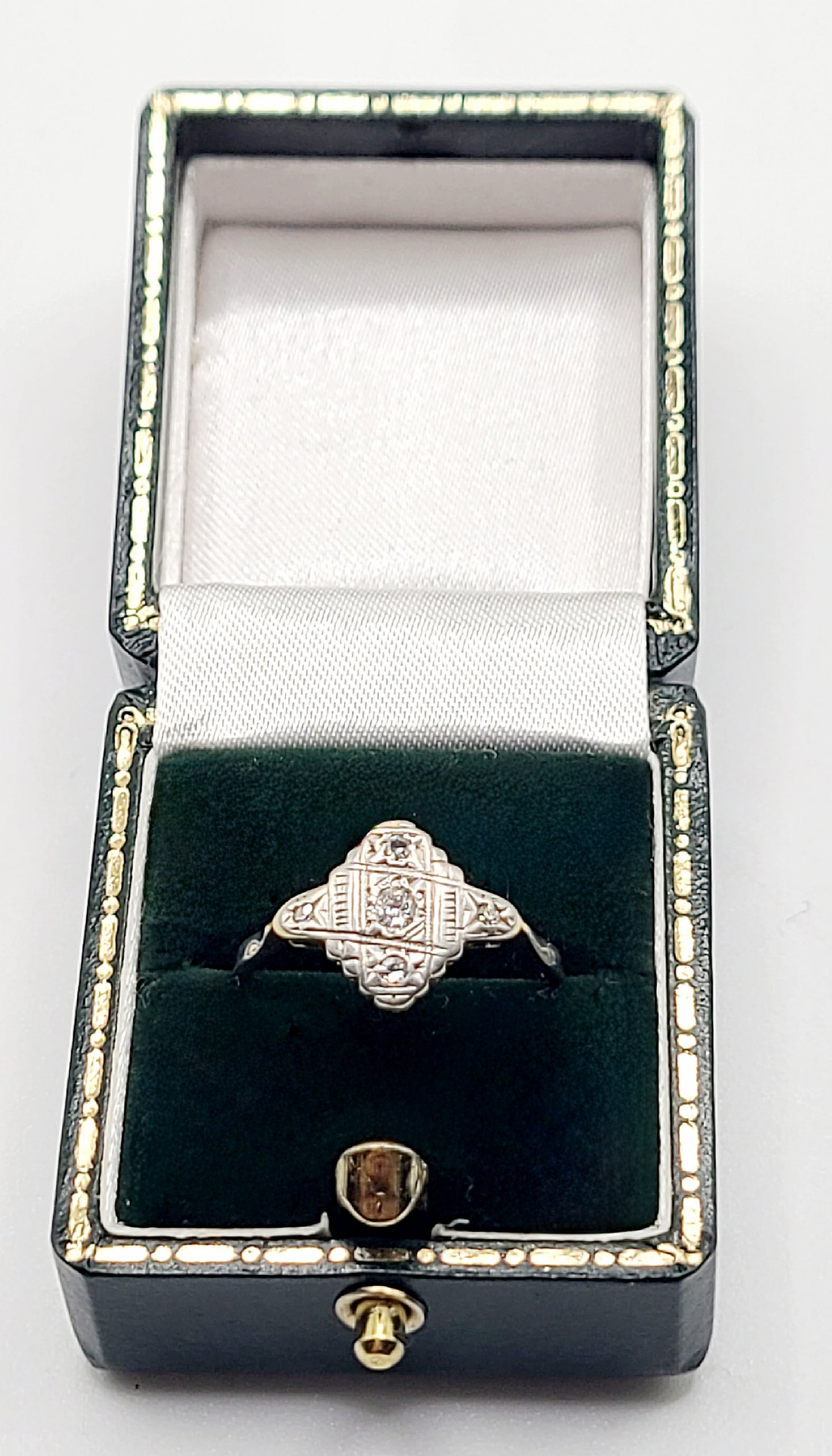 Art Deco Diamond, 18ct Gold & Platinum Ring (M)