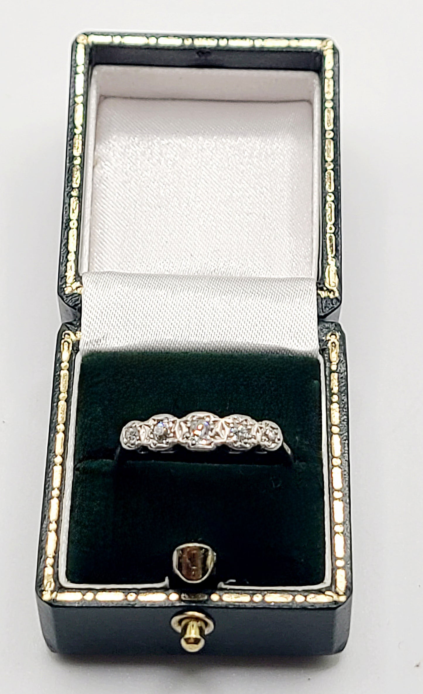 Art Deco 5 Stone Diamond 18ct Gold & Platinum Ring