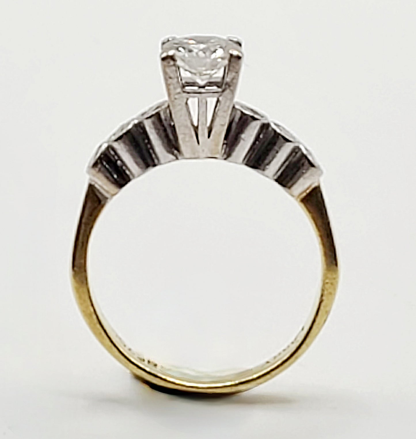 Art deco Ring set with 7 Diamonds on 18ct Gold - Size J1/2