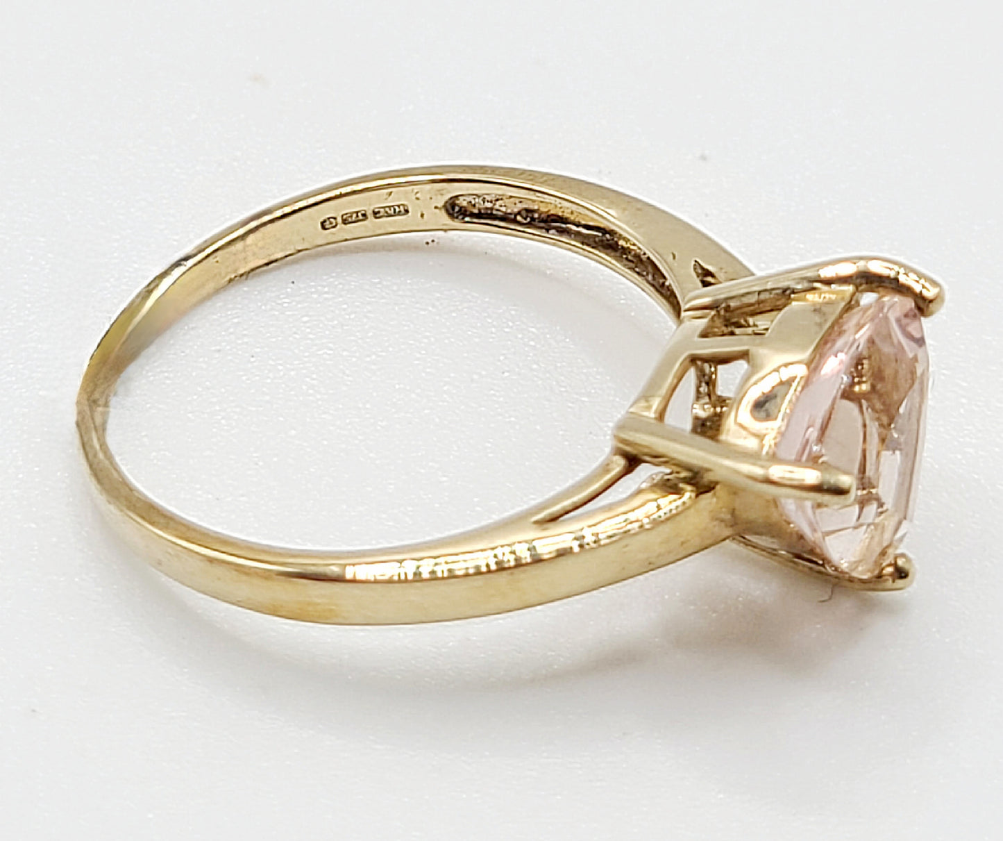 Trillian Cut Morganite on 9ct Gold Ring (N)