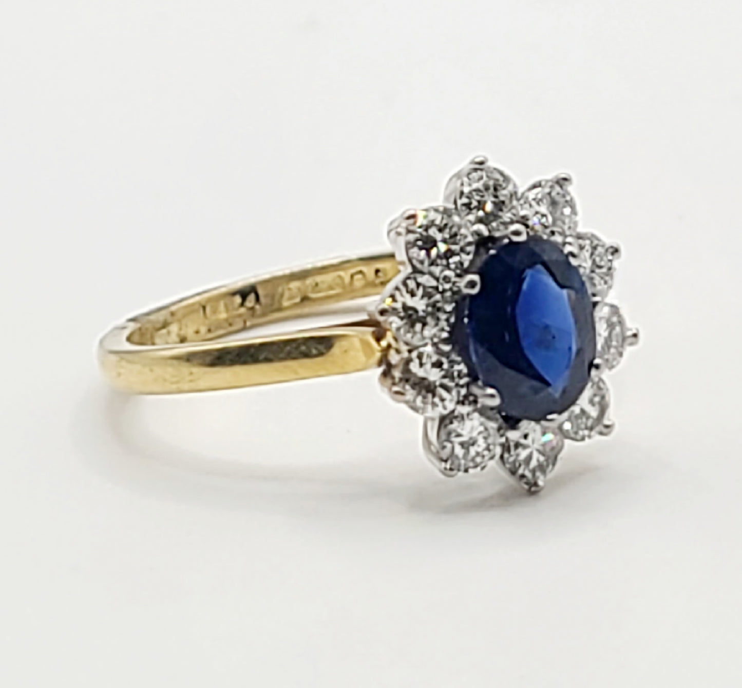 Sapphire and VS 0.75ct Diamond 18ct Gold Cluster Ring (Q)