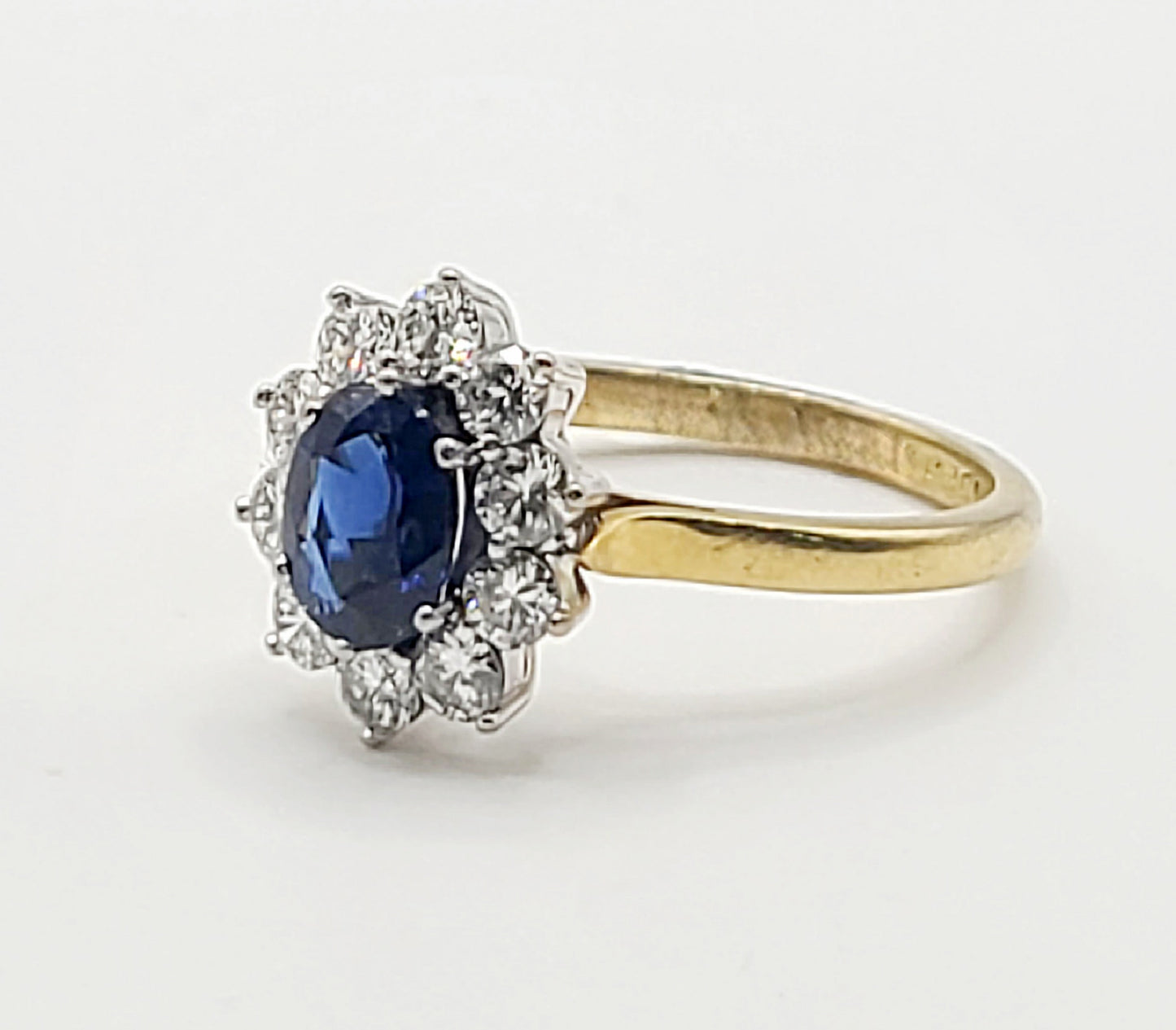 Sapphire and VS 0.75ct Diamond 18ct Gold Cluster Ring (Q)