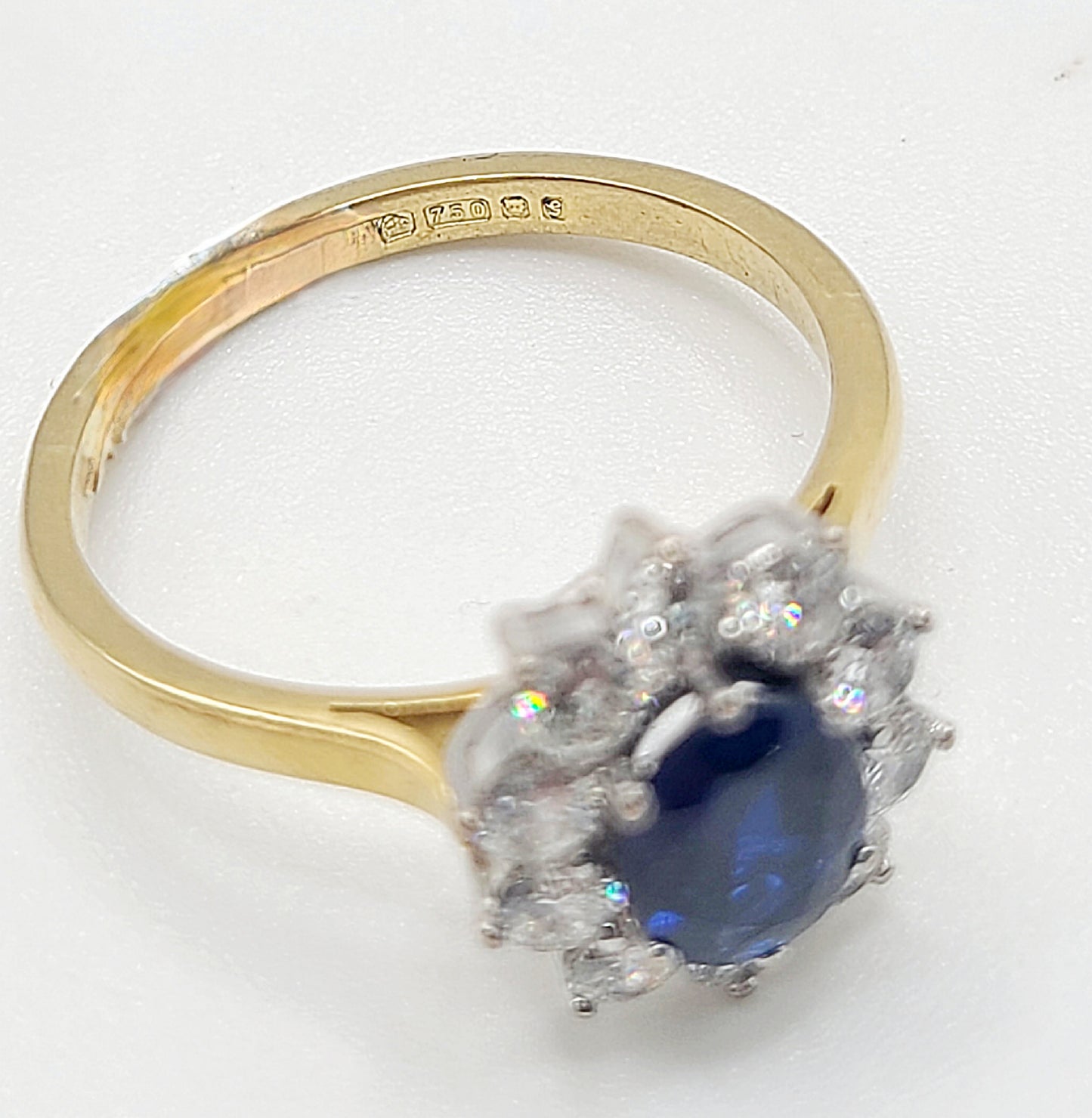 Sapphire and VS 0.75ct Diamond 18ct Gold Cluster Ring (Q)