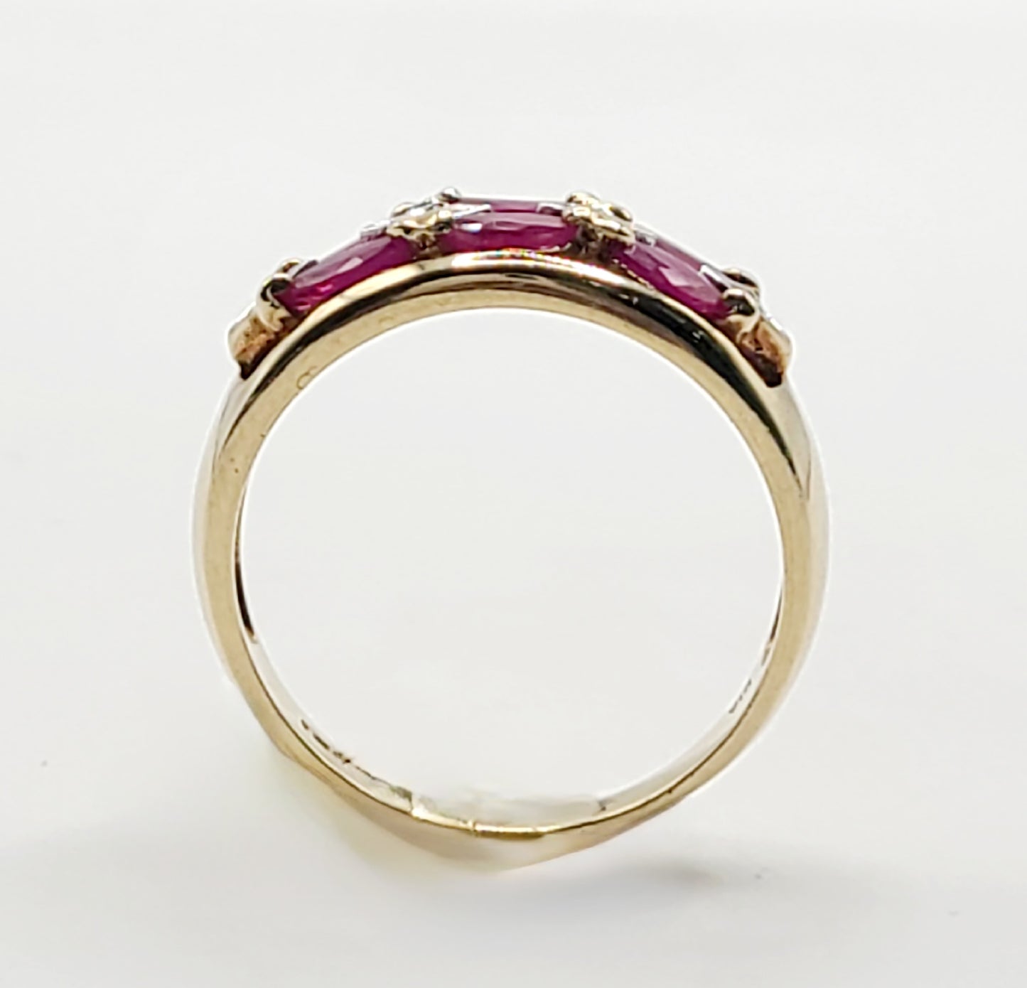 Ruby & Diamond 9ct Gold Ring - size R
