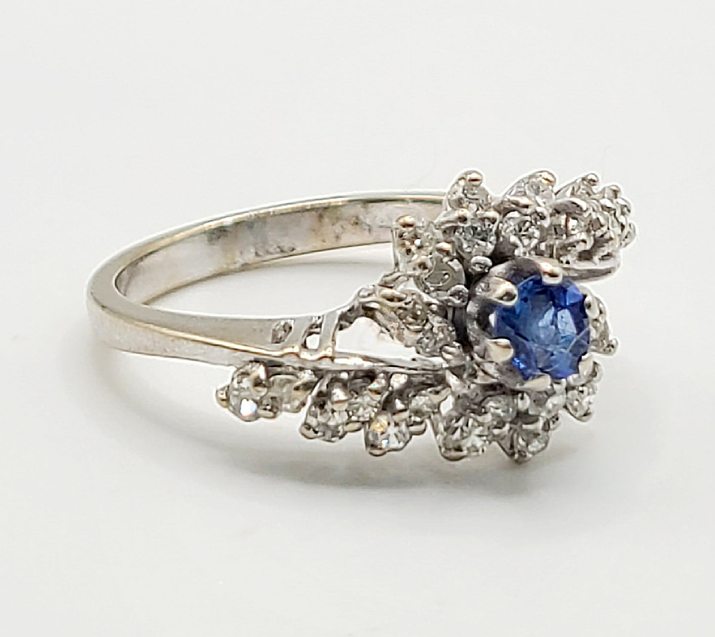 Art Deco Ceylon Sapphire & Diamond 18ct Gold Ring c1920