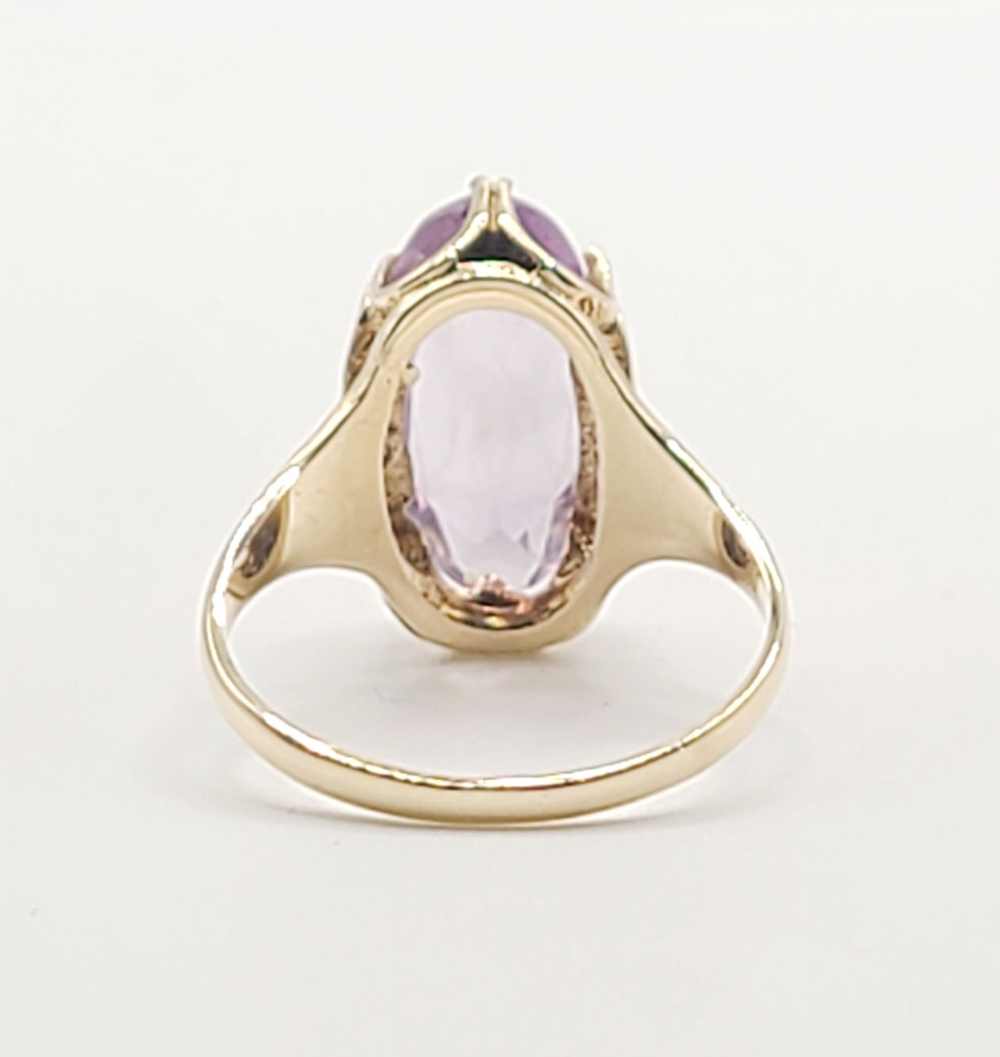Amethyst & 9ct Gold Marquise Style Vintage Ring