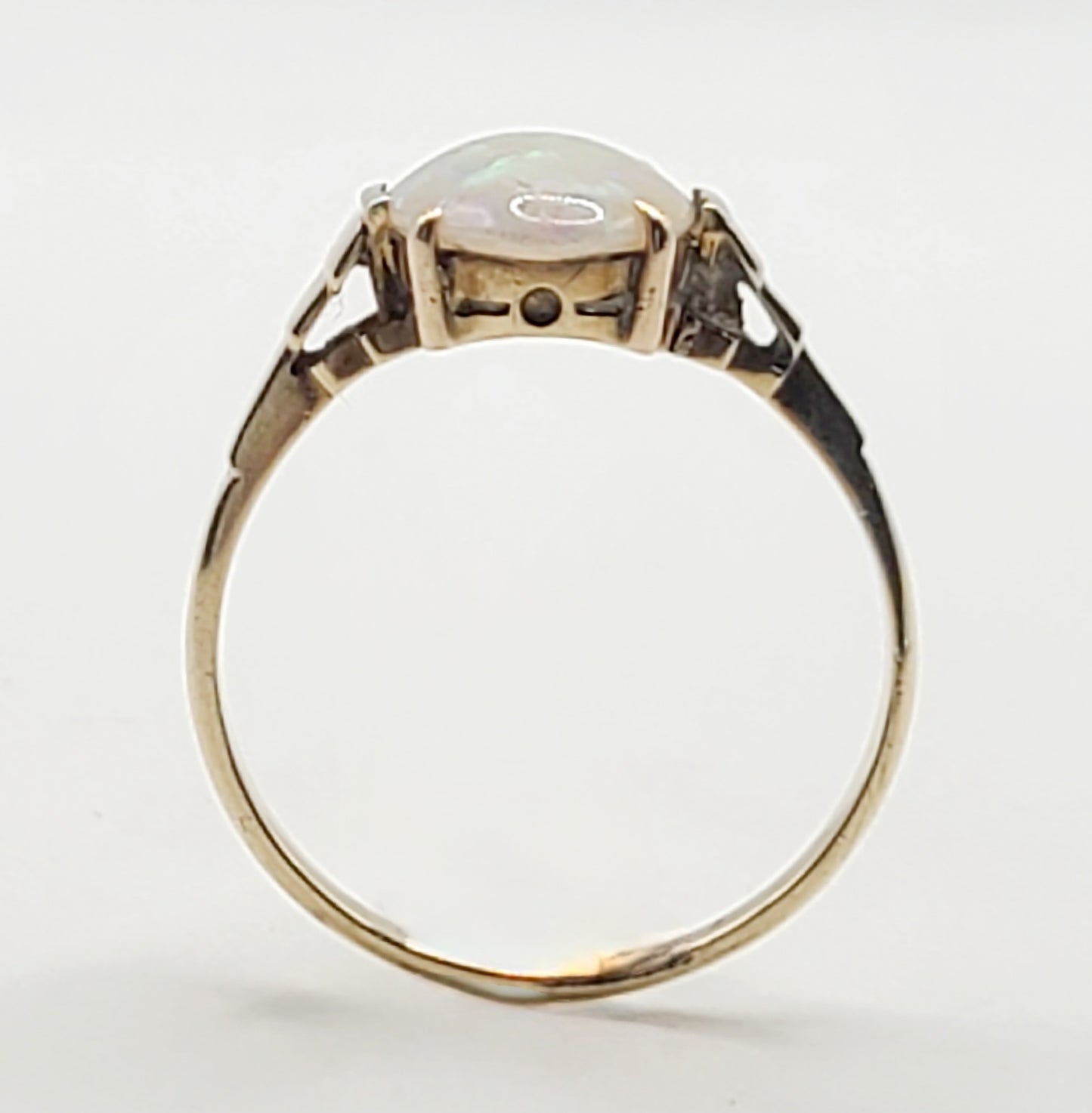Art Deco Antique Oval Cut Opal 9ct Gold Ring c1930