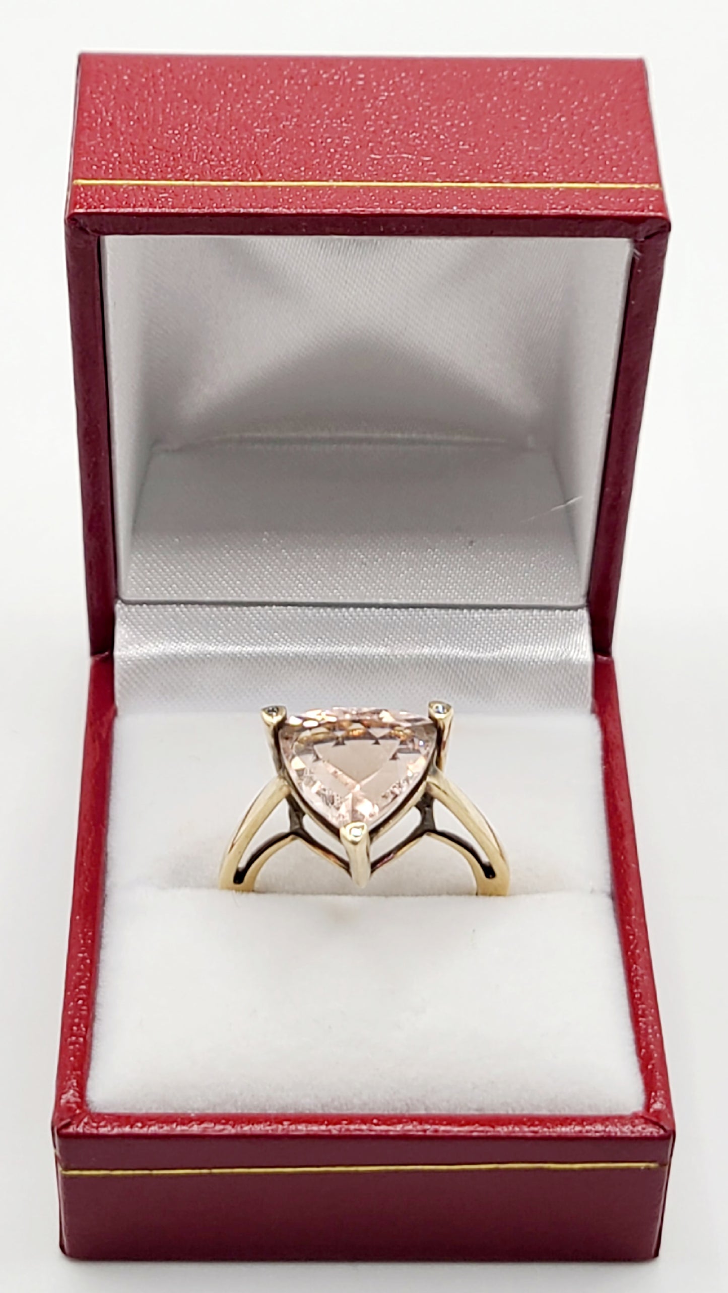Trilliant Cut approx 5ct Morganite on 9ct Gold Ring