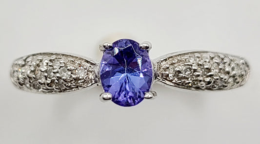 Tanzanite 9ct Gold Ring with Diamond Shoulders