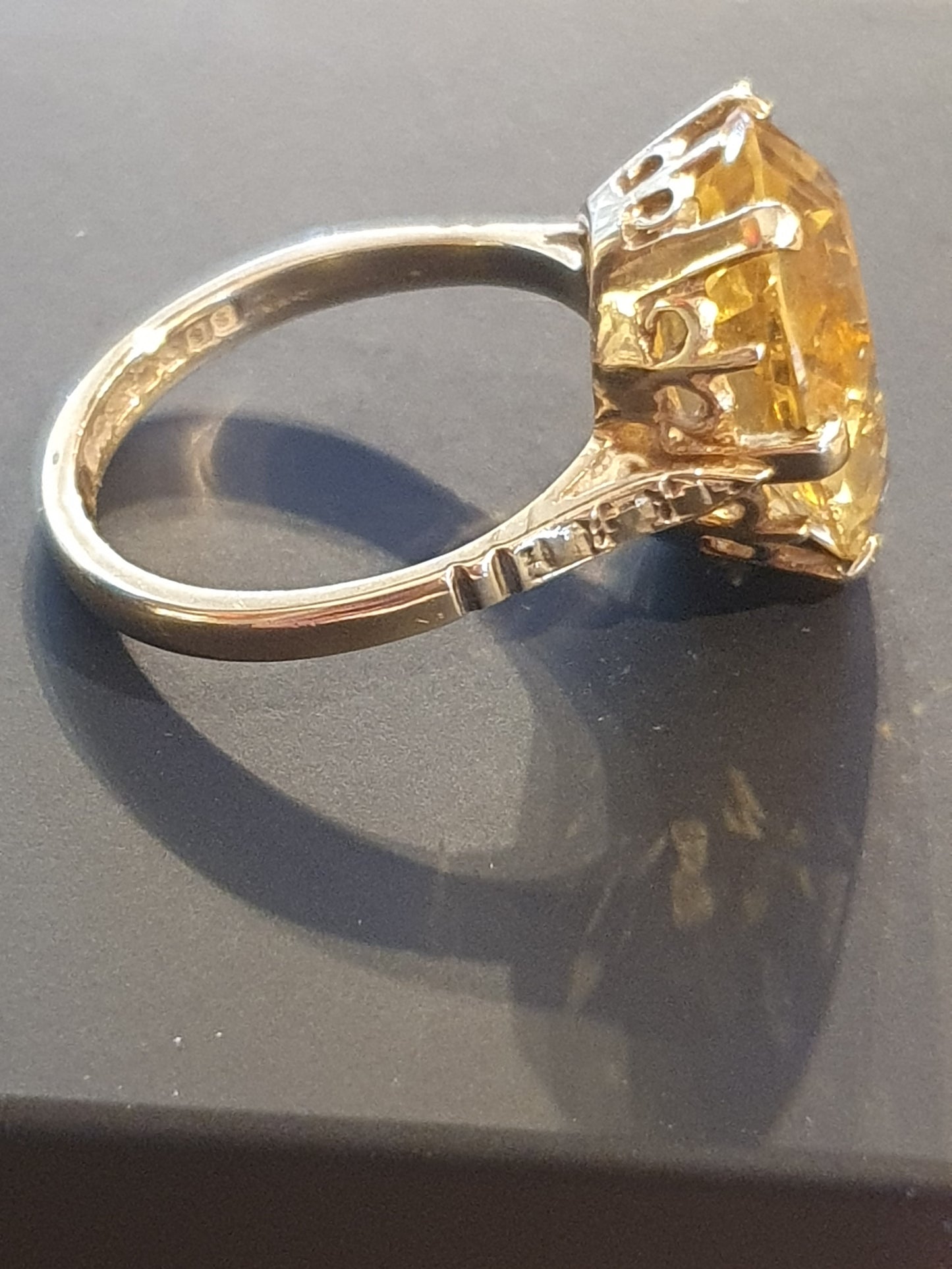 Extremely Fine Vintage Large 9ct Gold Citrine Solitaire Ring - Size O 1/2.