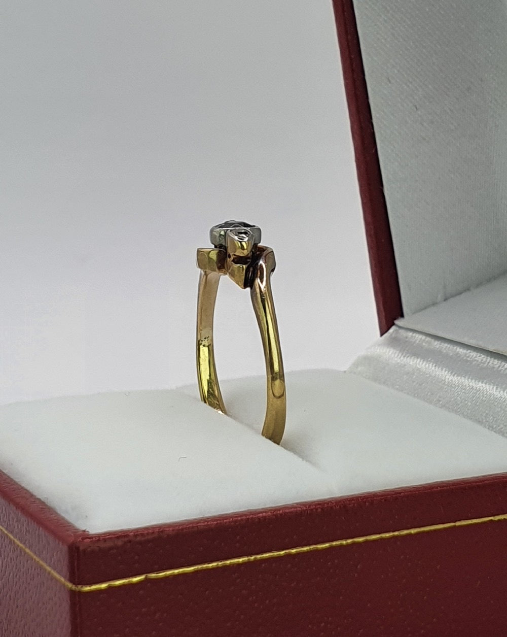 Vintage Topaz & Diamond Tourbillon Swirl Trilogy 9ct Gold Ring