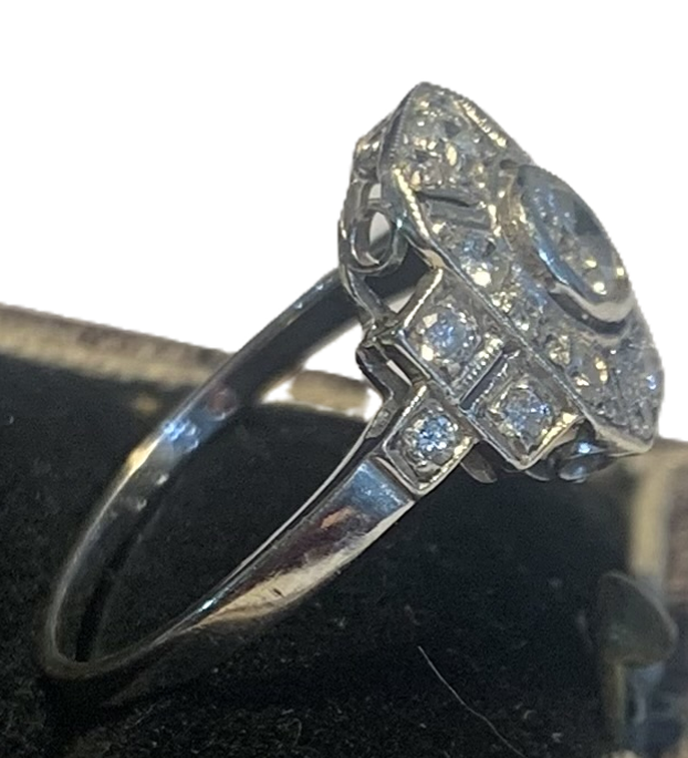 French Art Deco 18ct Gold Diamond Ring - Size L