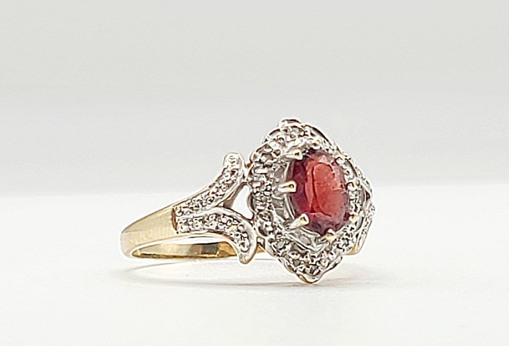 Oval Cut Garnet with Diamond Suround & shoulders 9ct Gold Ring (P1/2)