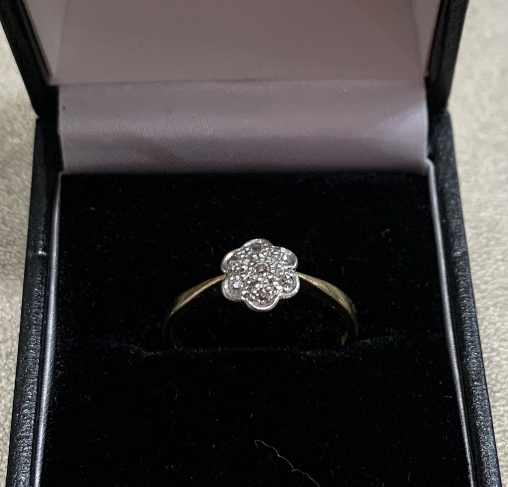 Art Deco Diamond Daisy 18ct Gold Ring 1920s