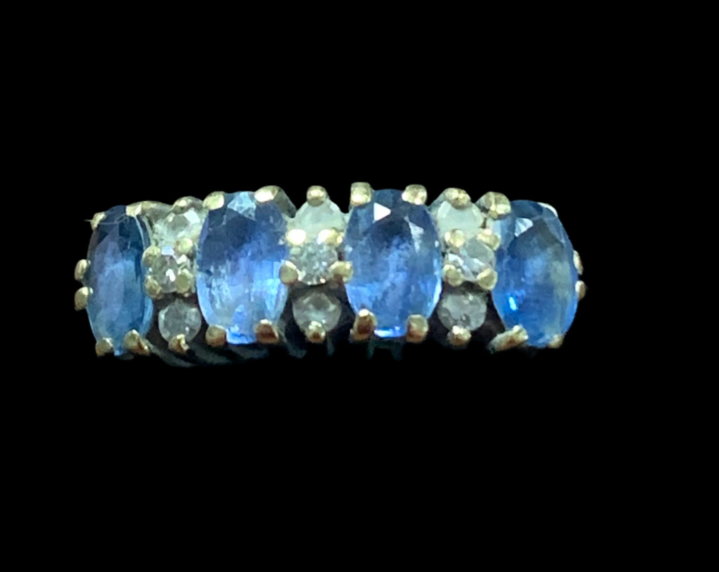 Stunning Cornflower Blue Sapphire & Diamond Ring - Size - J1/2