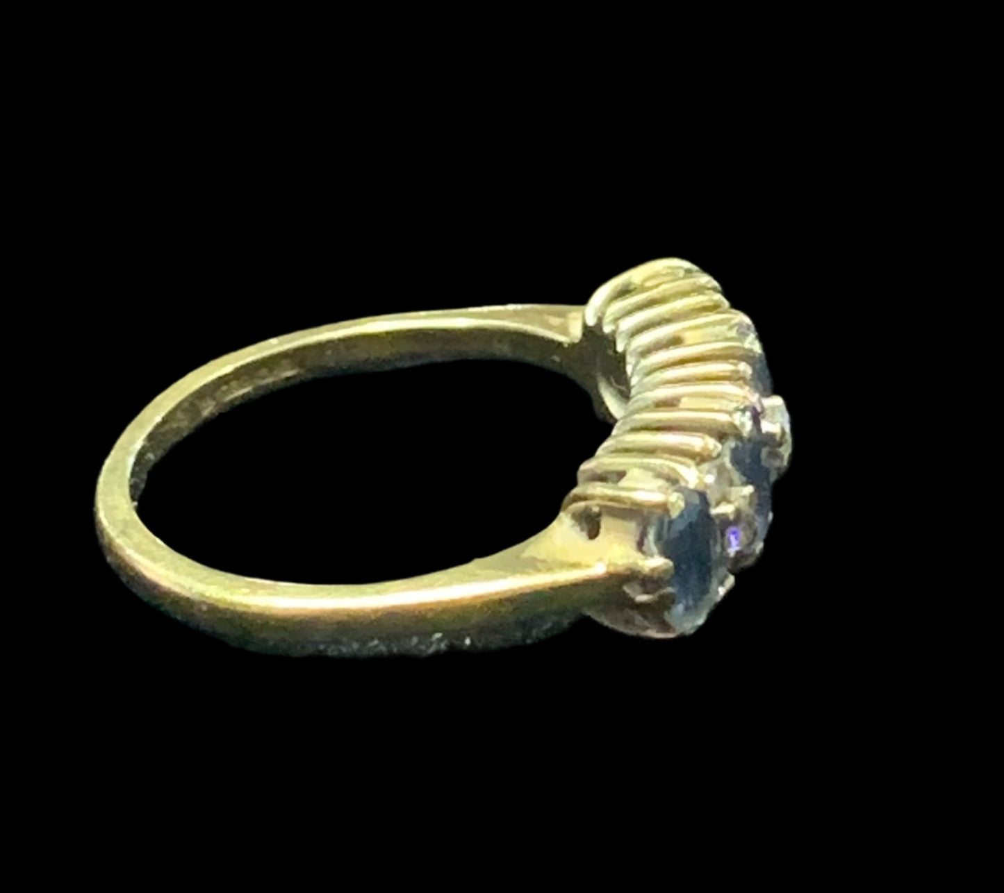Stunning Cornflower Blue Sapphire & Diamond Ring - Size - J1/2