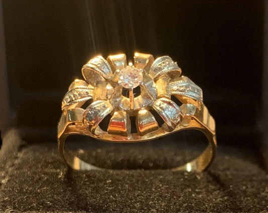French Art Deco 18ct Gold Diamond Ring - Size R 1/2