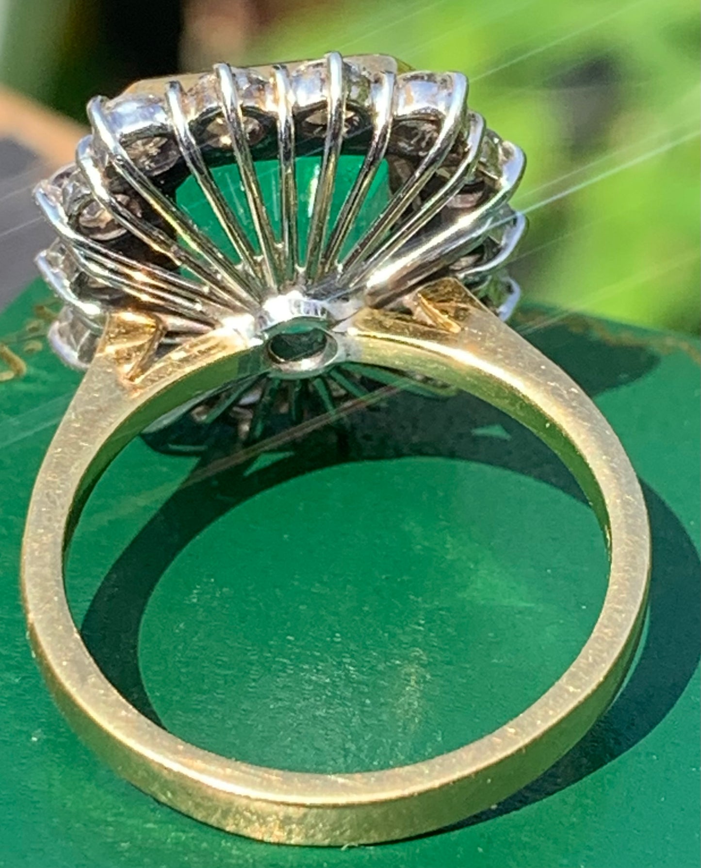 Exceptional 8.3ct Columbian Emerald & Diamond 18ct Gold Cluster Ring - Size P1/2