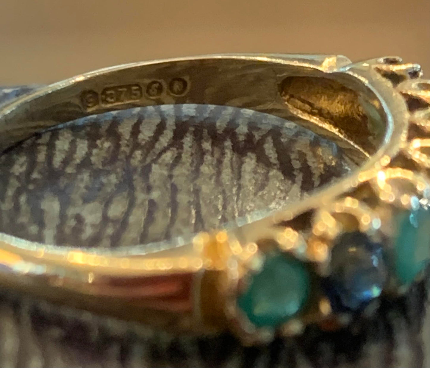 Natural Emerald and Sapphire Victorian style Seven Stone 9ct Gold Ring - Size O