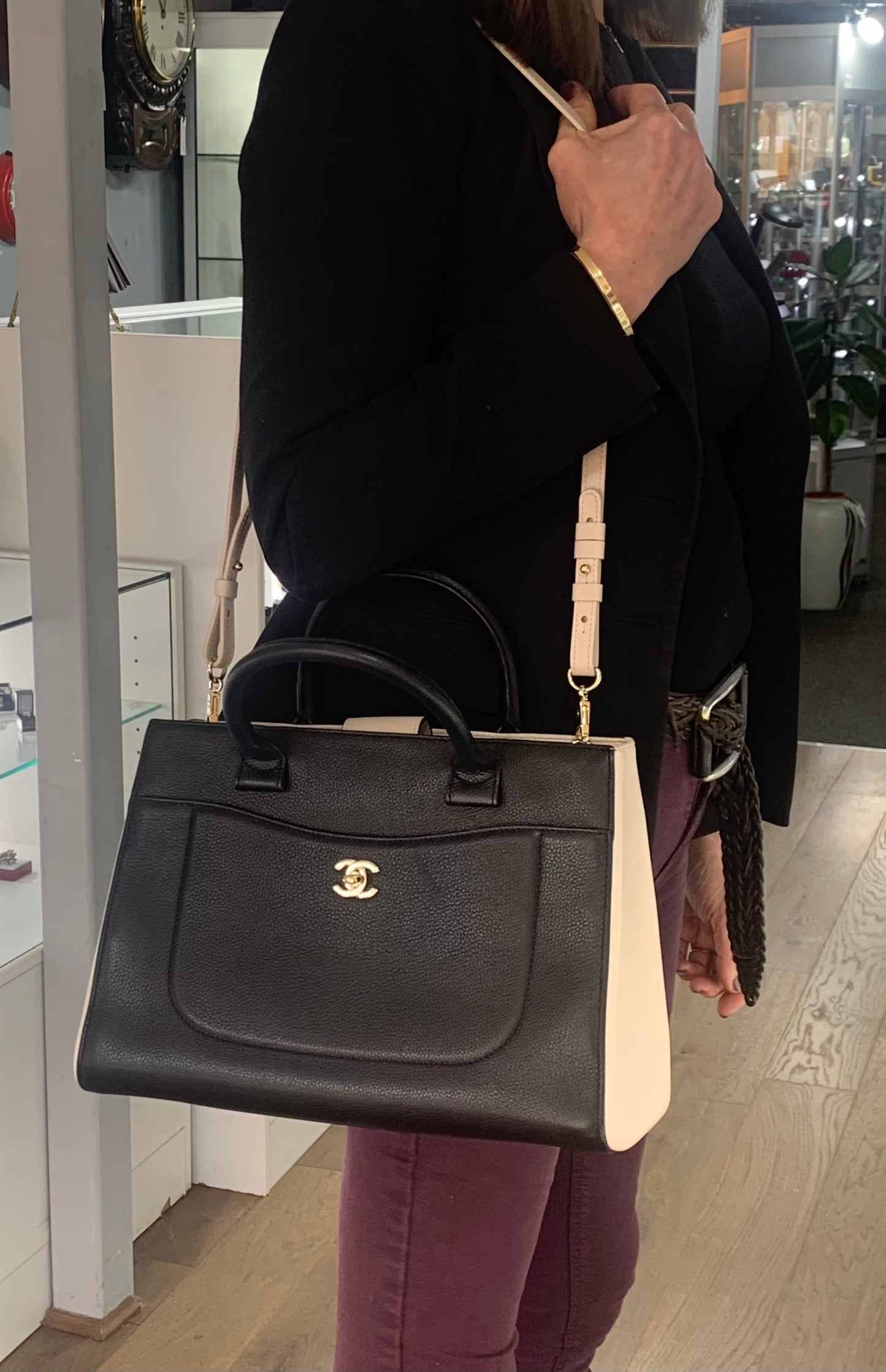 Chanel Black/Cream Grained Calfskin Executive Shopper Tote Bag