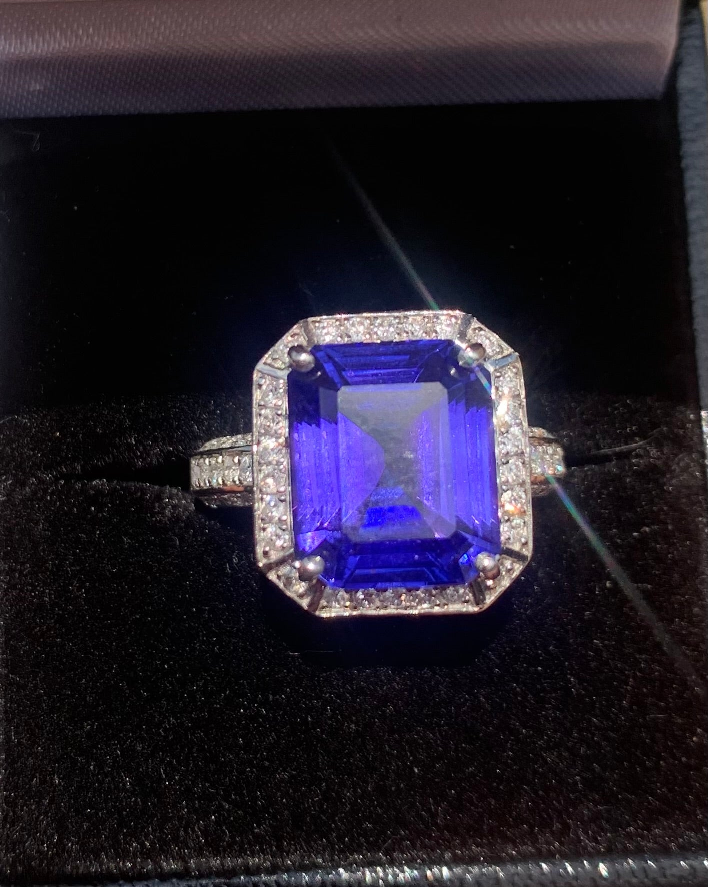 Fabulous AAAA 6.5ct Tanzanite with Diamond Surround on Platinum - Size M