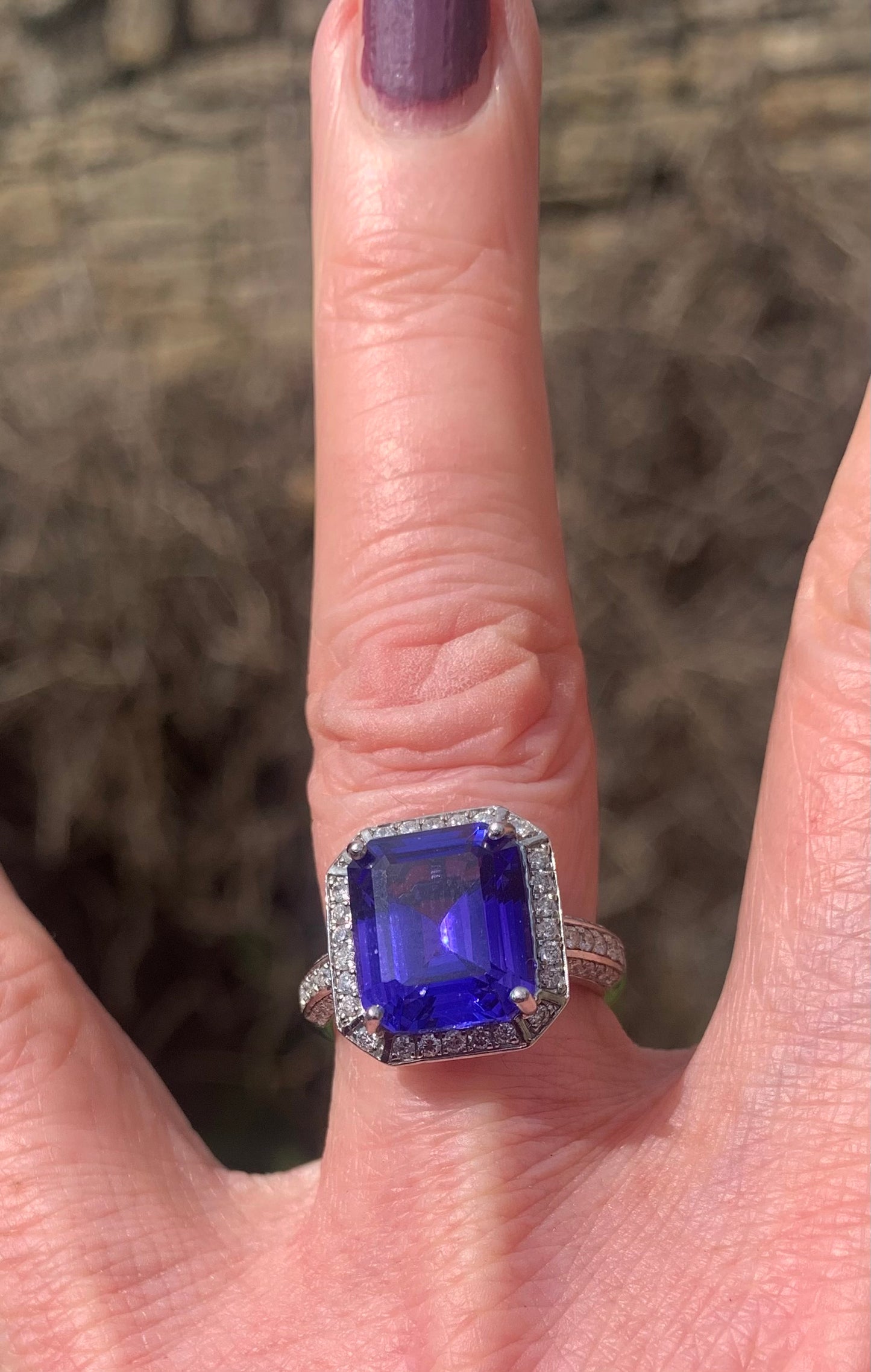 Fabulous AAAA 6.5ct Tanzanite with Diamond Surround on Platinum - Size M
