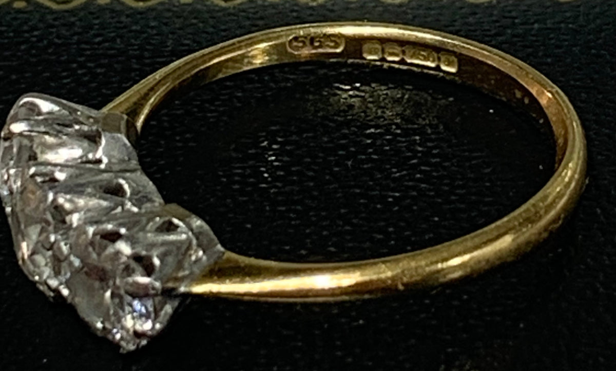 Diamond Trilogy 18ct Gold Ring - Size P