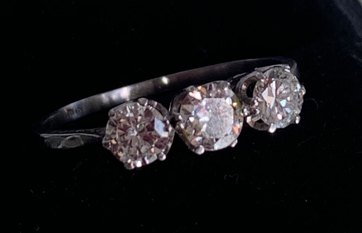 Art Deco Diamond Trilogy Platinum Ring - Size S