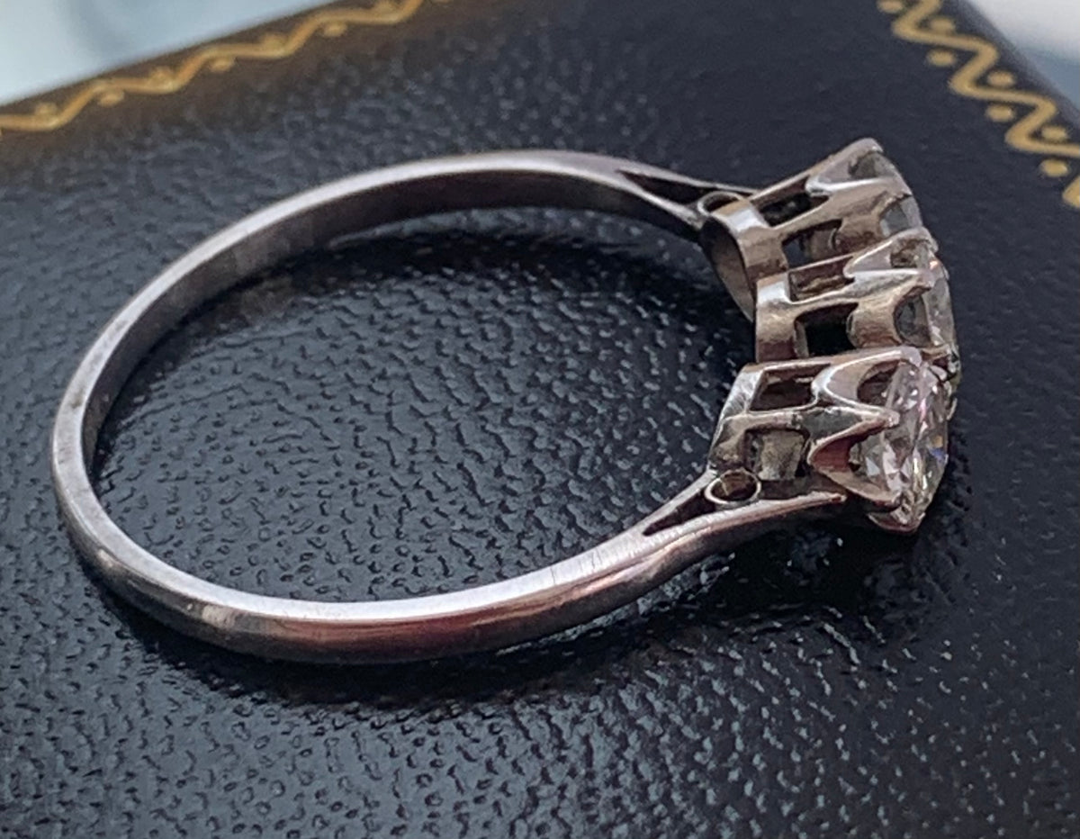 Art Deco Diamond Trilogy Platinum Ring - Size S
