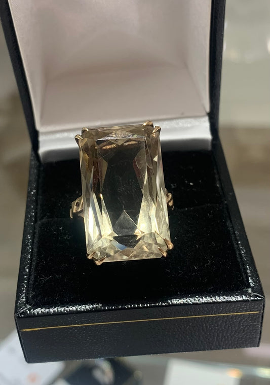Fabulous 10ct Smoky Quartz 9ct Gold Ring - (P)