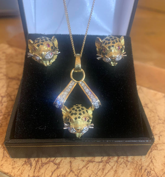 Exceptional Ruby, Diamond and Enamel Leopard 18ct Gold Stud Earring and Pendant Set.