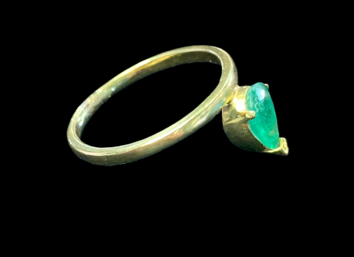 Pear Drop Emerald Ring in 10ct Gold - Size P