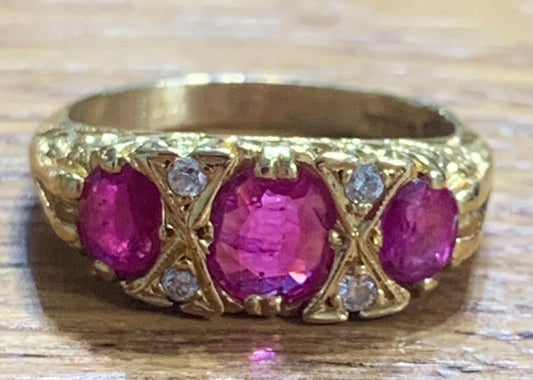 Antique Ruby & Diamond 18ct Gold Trilogy Ring - Size N