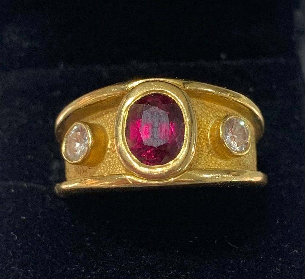 Striking Ruby & Diamond 18ct Gold Tapered Ring - Size R